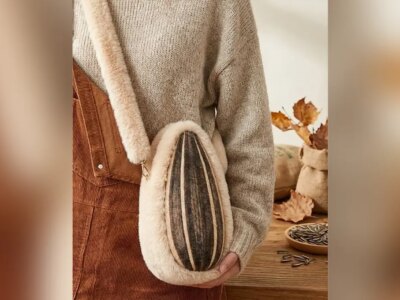 ترند جدید در اکسسوری‌ها؛ معرفی کیف شانه‌ای پشمی با طراحی دانه آفتابگردان! (عکس)