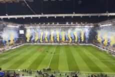 جو فوق‌العاده وآتش بازی هواداران فنرباغچه پیش از آغاز بازی (فیلم)