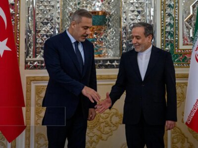 گزارش عراقچی از دیدار با فیدان: ایران و ترکیه عزم راسخ دارند در مسیر صلح پایدار منطقه‌ای گام بردارند