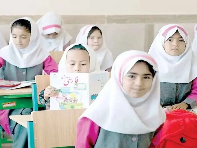 مدیر مدرسه گفت «به خراب‌شده خود برگردید»/ گزارشی وضعیت دانش‌آموزان افغانستانی