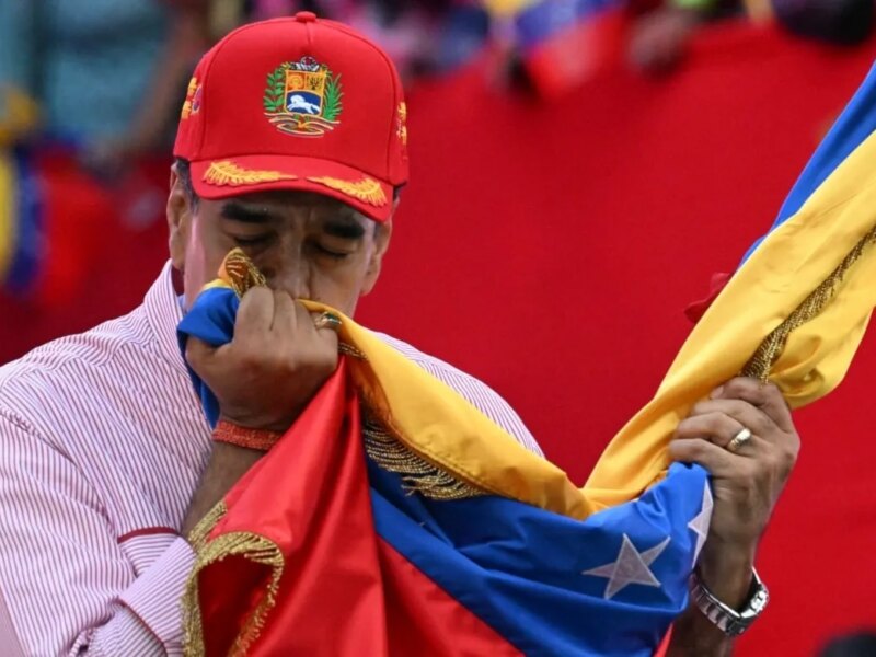 مادورو: ۲۰۰ هزار سرباز داریم که آمادهٔ جنگ هستند