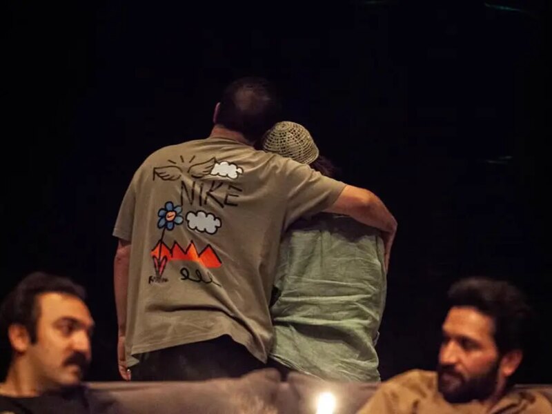 حضور مشترک سپند امیرسلیمانی و همسرش مونا کرمی در نمایش «باران اسیدی» (عکس)