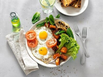 صبحانه سالمندان؛ این ۶ خوراکی را فراموش نکنید