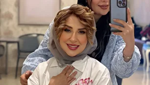 قاب مشترک مرجانه گلچین و آرایشگرش؛ لبخند رضایت خانم بازیگر از هیراستایل جدید (عکس)