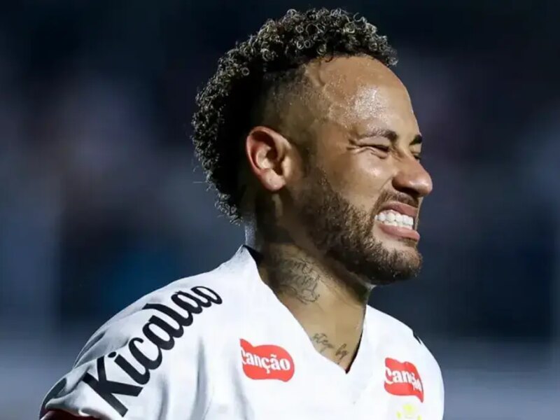 انتقاد هم‌تیمی سابق نیمار؛ «او دیگر نمی‌تواند کمکی به منچستریونایتد کند»