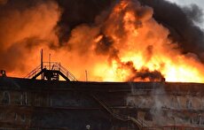 آتش‌سوزی شدید انبار دپوی سوخت قاچاق در شهرستان سرباز (فیلم)