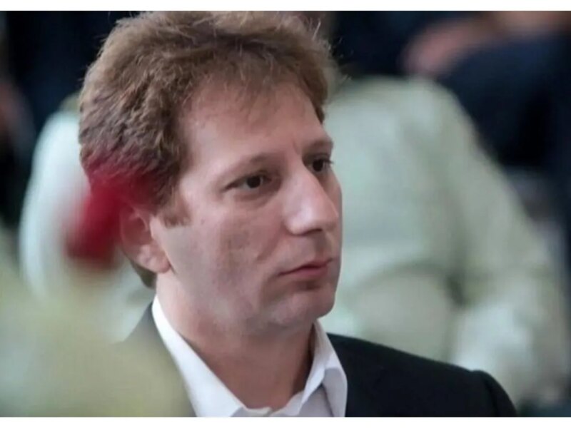 توییت بابک زنجانی علیه روحانی: ‏این آرزو را به گور خواهد برد که «ناجی ایران» باشد