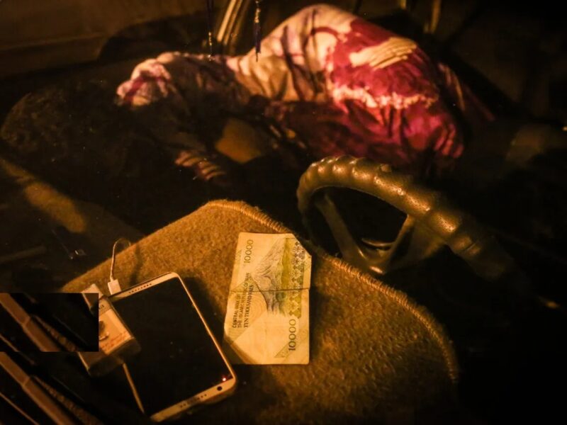 گزارش از رانندگانی که در خودرو میخوابند