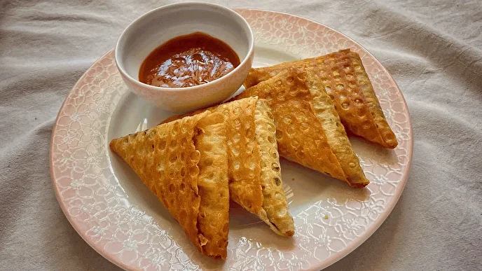 کالری یک عدد سمبوسه چقدر است؟