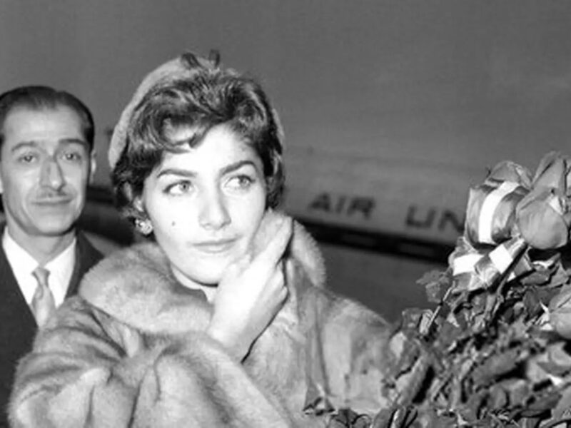 شهناز پهلوی و دو عمه‌اش در بازدیدی رسمی دهه30 (عکس)