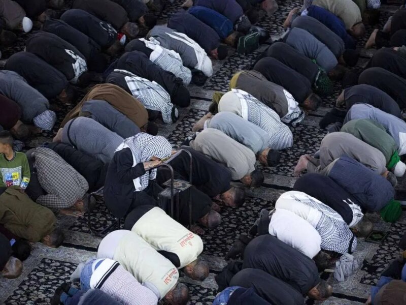 قبل از نماز باران و سخنرانی های ایدئولوژیک، روی زمین دنبال حل مشکلات بگردیم