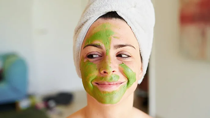 ۵ ماسک گیاهی برای کاهش اثرات آلودگی هوا روی پوست