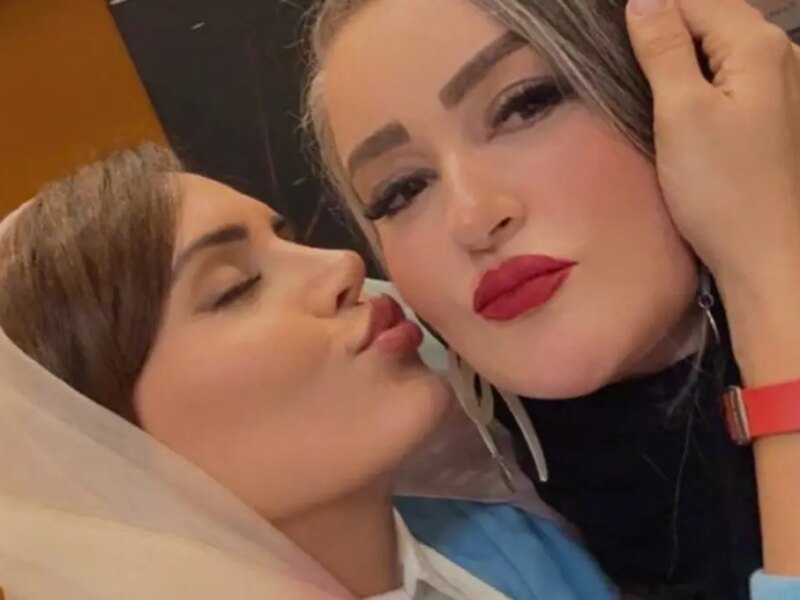 «خانومی» بازیگر «کجپیله» کیست؟ ماچ و بوسه الناز شاکردوست و نعیمه نظام دوست در اکران (عکس)