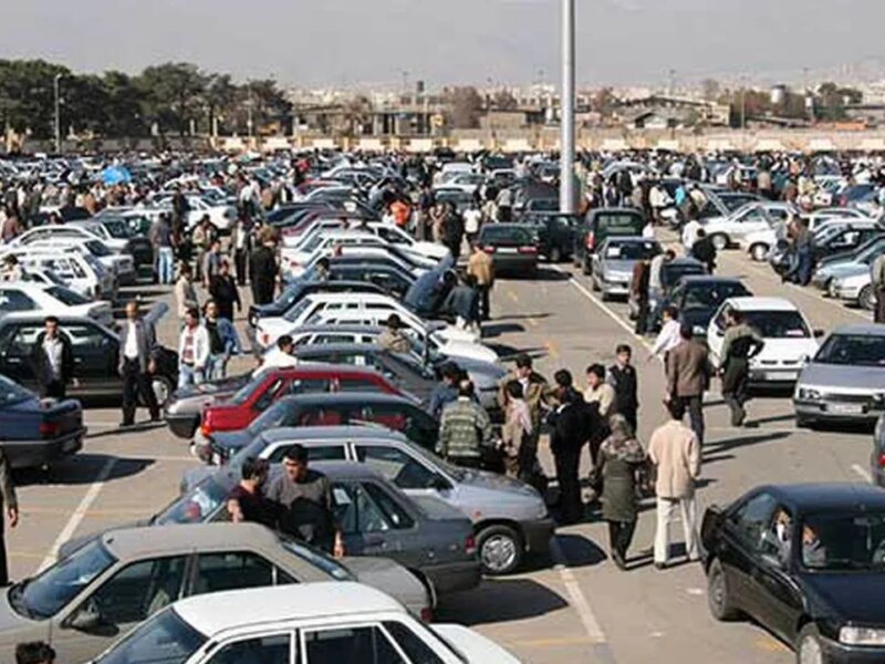 بازار خودرو در التهاب؛ دلار صعود کرد، قیمت‌ها رکورد زد