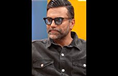 کری‌خوانی قیاسی با نیکبخت برای دربی (فیلم)