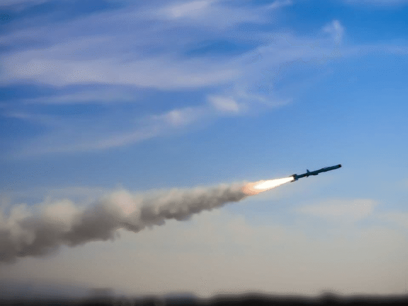 شلیک موشک‌های بالستیک و کروز بردِ بلند در رزمایش نیروی دریایی سپاه