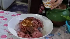 پخت دونر کباب روستایی با گوشت چرخ‌کرده در فر (فیلم)