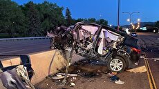 پرش عجیب مرسدس بنز از روی دو خودرو در رومانی (فیلم)