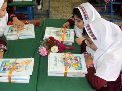 گلایه مشاور وزیر از کتابهای درسی/ حجیم و فرصتسوز هستند