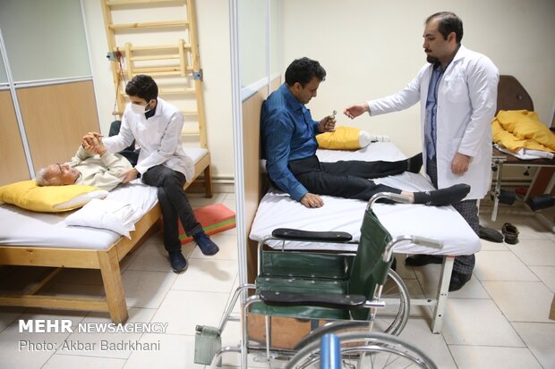 حرفه فیزیوتراپی نباید وارد چالش تربیت پزشک شود