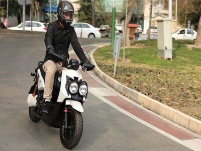 راکبان موتورسیکلت‌های برقی باید گواهینامه داشته باشند