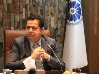 پیرموذن: مسدود شدن کارت‌های بازرگانی به صلاح مملکت نیست