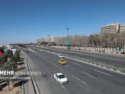 فرسودگی آسفالت برخی جاده های قم؛ زنگ خطر استهلاک خودروها