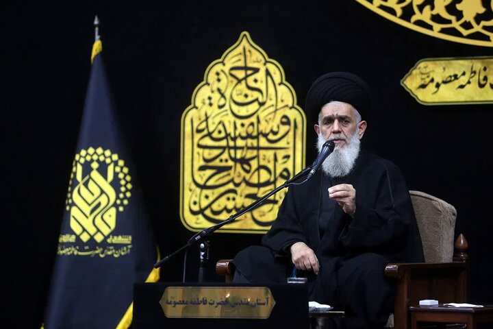 مومنی: دفاع از مقدسات با ناسزاگویی، خلاف سیره اهل بیت (ع) است