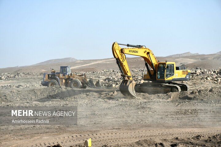 ظرفیت بی نظیر معدنی در اردستان؛ چالش آب و سوخت در برابر رونق معادن