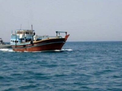 سرهنگ فراهی: ۱۲ شناور حامل سوخت قاچاق در آب های دریای عمان توقیف شدند