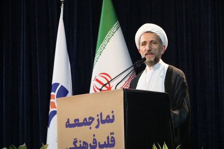 امام جمعه قزوین: ۱۶ آذر نماد بیداری دانشجویی است