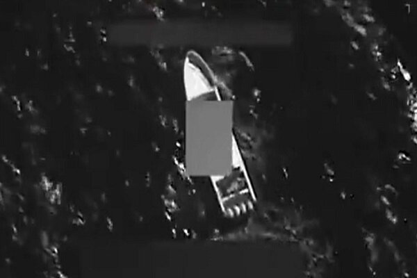 ارتش آمریکا: یک کشتی را در آبهای بینالمللی هدف قرار دادیم