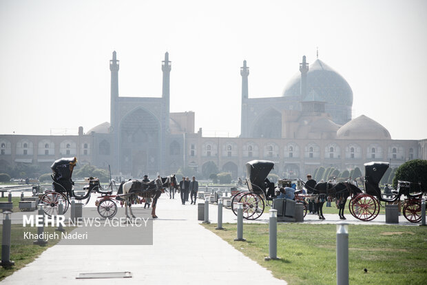 هوای اصفهان آلوده است؛ وضعیت قرمز ۳ شهر مجاور