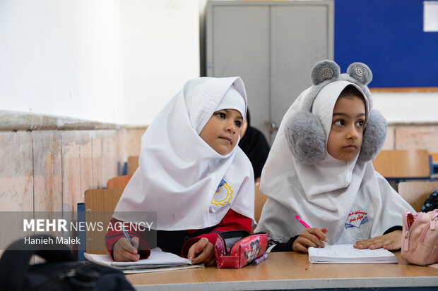 مدارس و دانشگاه‌های خوزستان فردا حضوری است