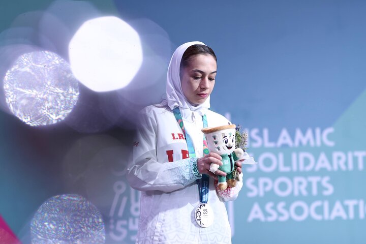 بزرگترین افتخارم این است که رهبر انقلاب زحمات من را دیدهاند