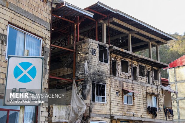 اثر باقیمانده از حریق بر روی ساختمان های شهرک تاریخی امام زاده ابراهیم