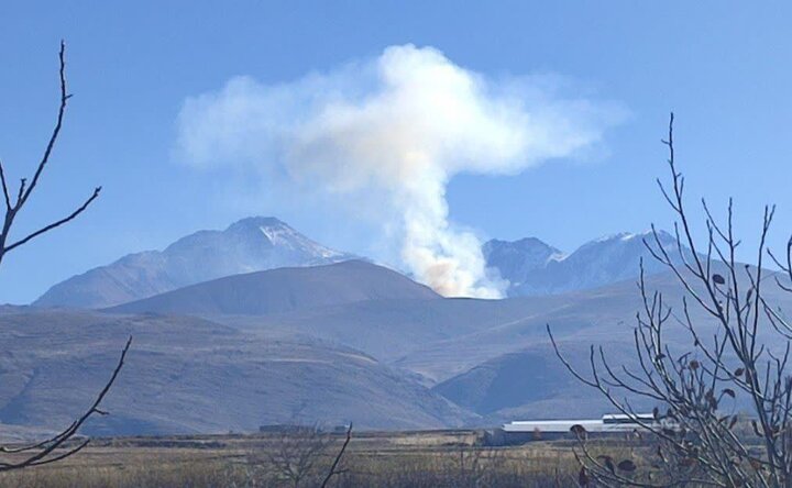 آتش در ارتفاعات بالاچلی قبل از گسترش مهار شد