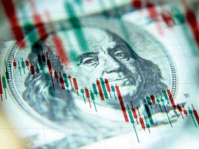 افت دلار توافقی در بازار ارز تجاری