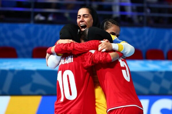 توسلی تا ۵۰ سالگی هم میتواند بازی کند/ حفظ شهرزاد مظفر ضروری است