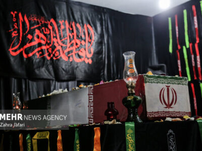 استقبال دانش‌آموزان مدارس هشت‌بندی از پیکر شهید گمنام