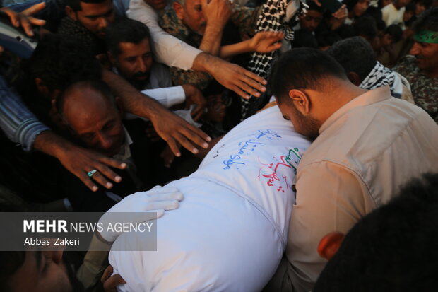 تشییع و خاکسپاری شهید گمنام در میناب