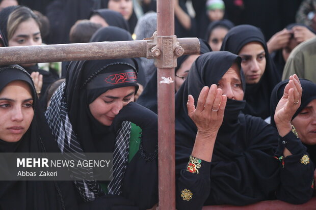 تشییع و خاکسپاری شهید گمنام در میناب