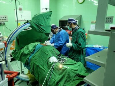 انجام نخستین عمل جراحی برای درمان سنگ‌ بزرگ کلیه در جنوب استان بوشهر