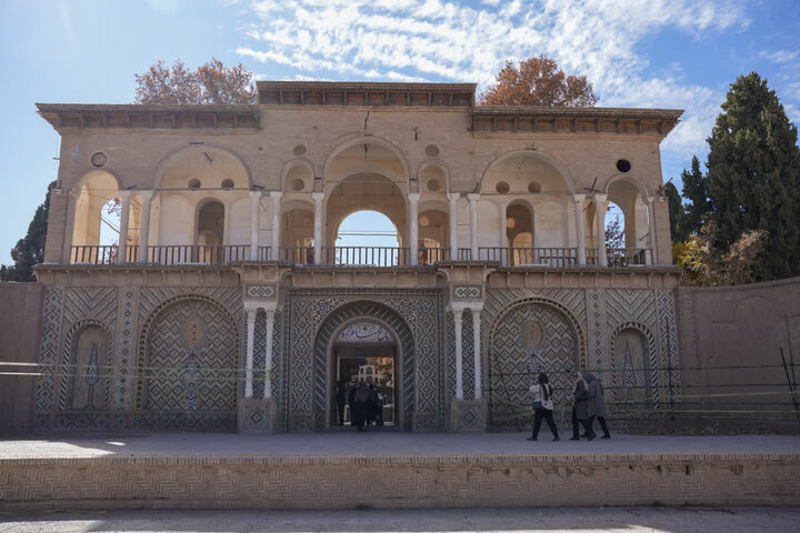 سرپرست میراث فرهنگی کرمان: مرمت سردر باغ شاهزاده ماهان آغاز شد