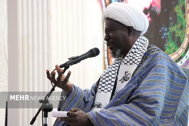 شیخ بلم: انقلاب اسلامی نور استقلال و مقاومت را به جهان تاباند