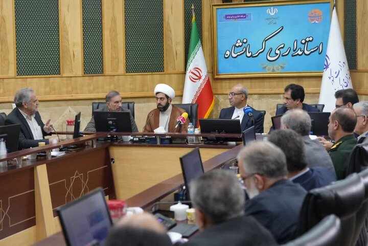 نشست پیگیری مصوبات سفر استاندار کرمانشاه به گیلانغرب برگزار شد
