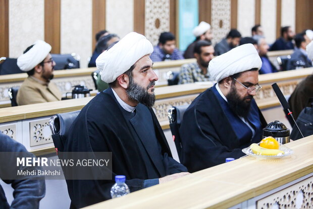 نشست راهبردی عملیات زندگی با آیه ها در قم