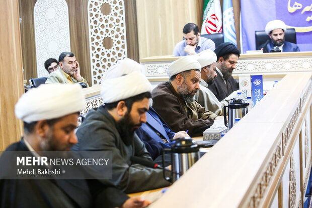 نشست راهبردی عملیات زندگی با آیه ها در قم