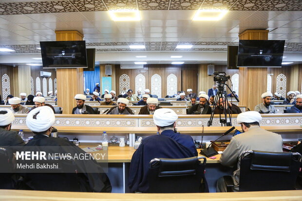 نشست راهبردی عملیات زندگی با آیه ها در قم