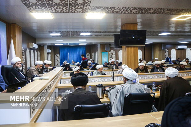 نشست راهبردی عملیات زندگی با آیه ها در قم